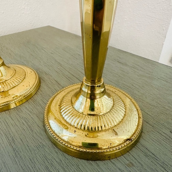 Detailed pair of Vintage brass candlestick holders romantic contemporary dining - Picture 2 of 4